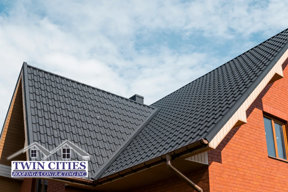 How Bloomington's Climate Shapes the Ideal Roofing Season